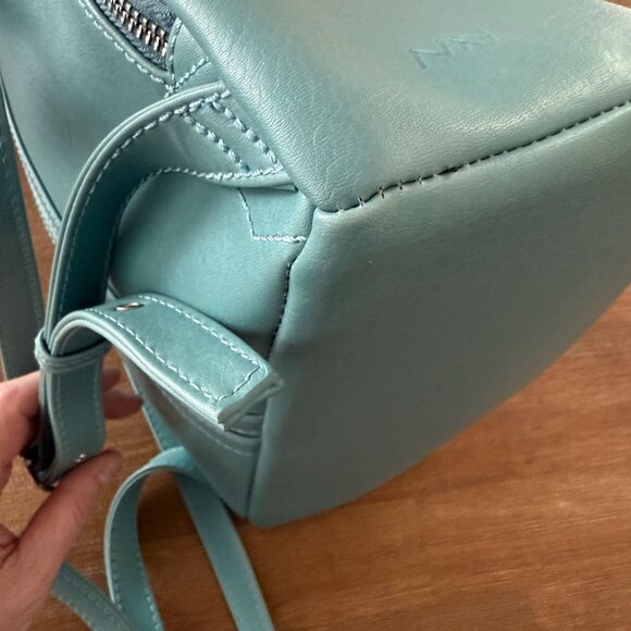 Matt & Nat Aries Backpack Oasis with adjustable straps, like new - Picture 11 of 16